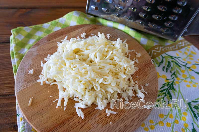 Запеканка из кабачков с грибами в духовке - измельчаем сыр